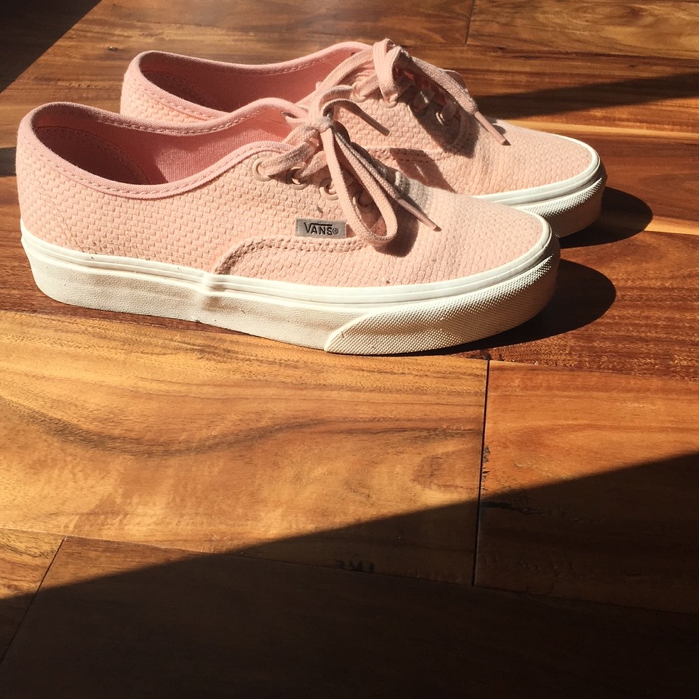 Women’s Woven Check Low Vans
